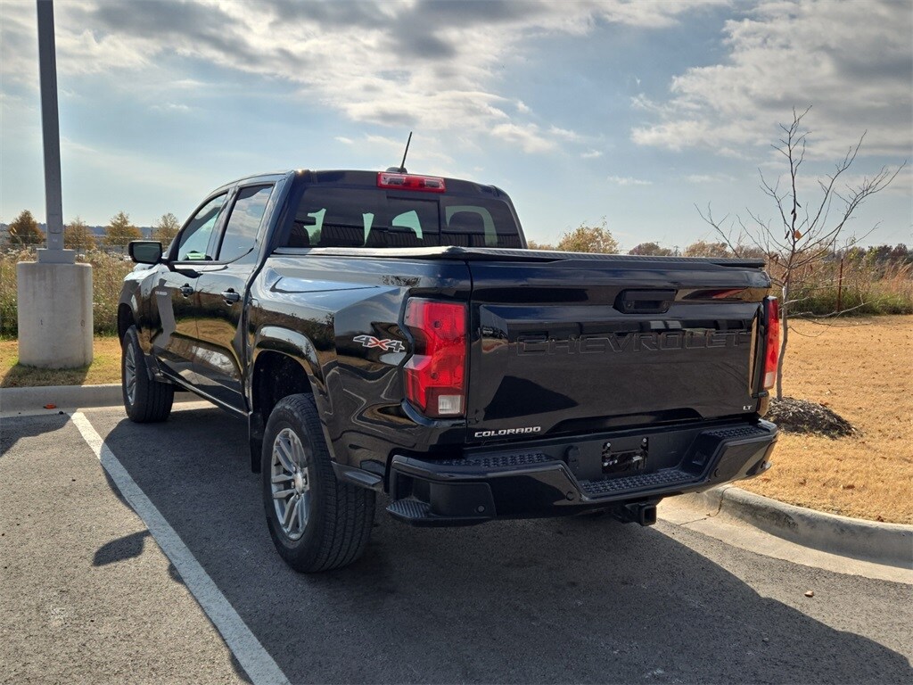 2024 Chevrolet Colorado LT photo 2