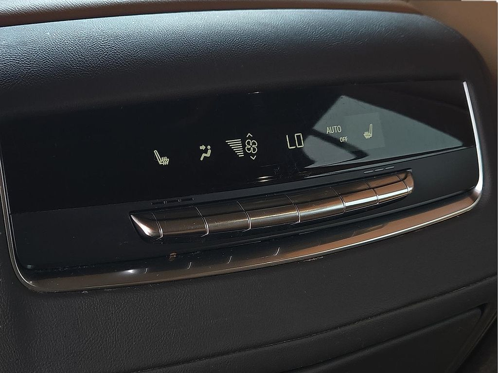 2022 Cadillac Escalade ESV Premium Luxury - Photo 11