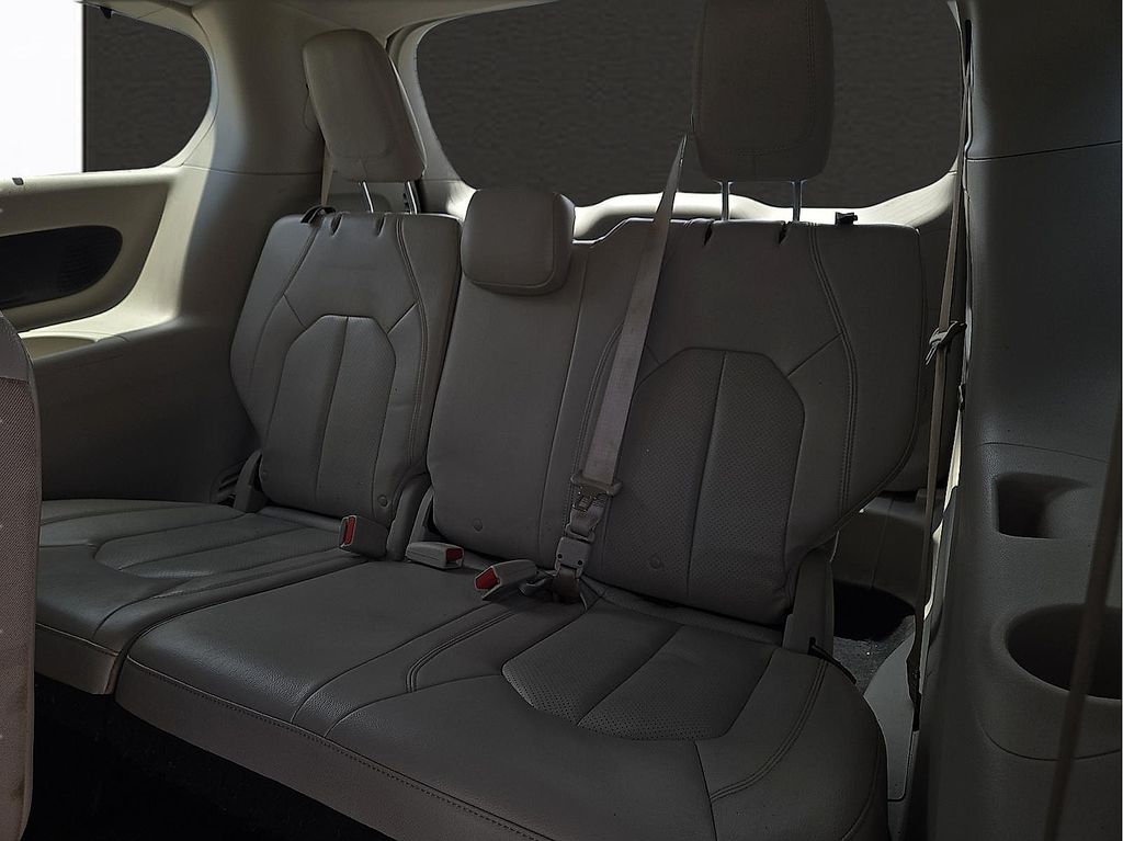 2018 Chrysler Pacifica Touring L - Photo 9