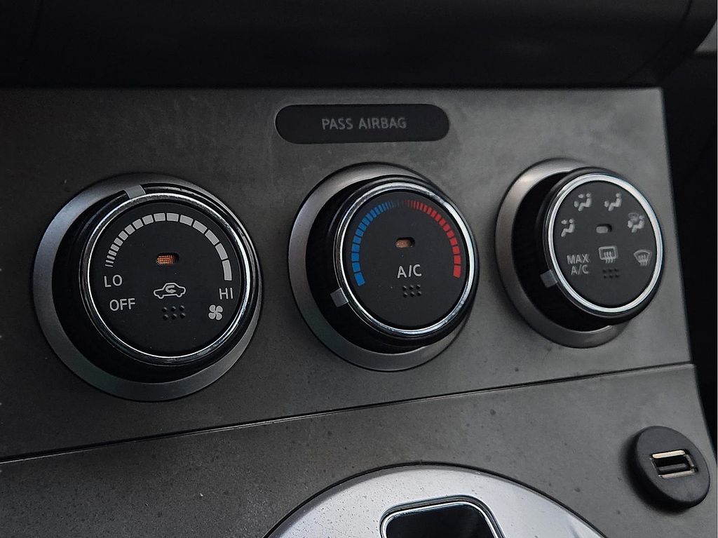 2011 Nissan Sentra S - Photo 13