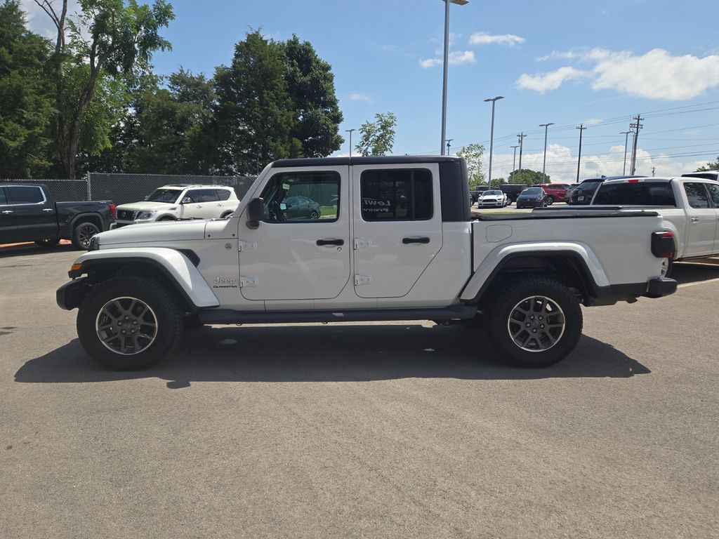 2020 Jeep Gladiator Overland - Photo 2