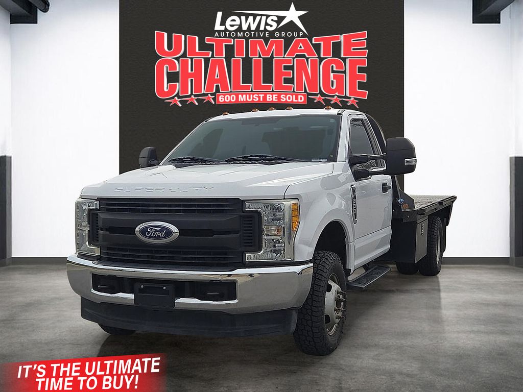 2017 Ford F-350 Super Duty Chassis Cab XL