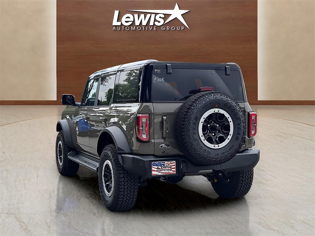 2025 Ford Bronco Outer Banks photo 4