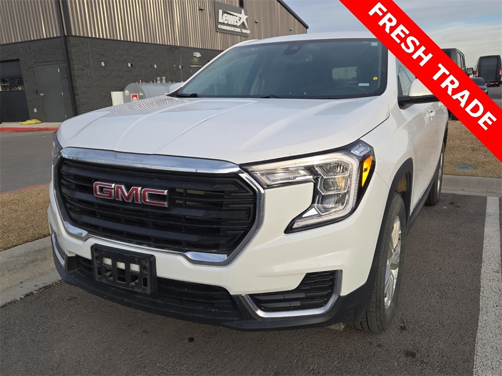 2024 GMC Terrain SLE's photo