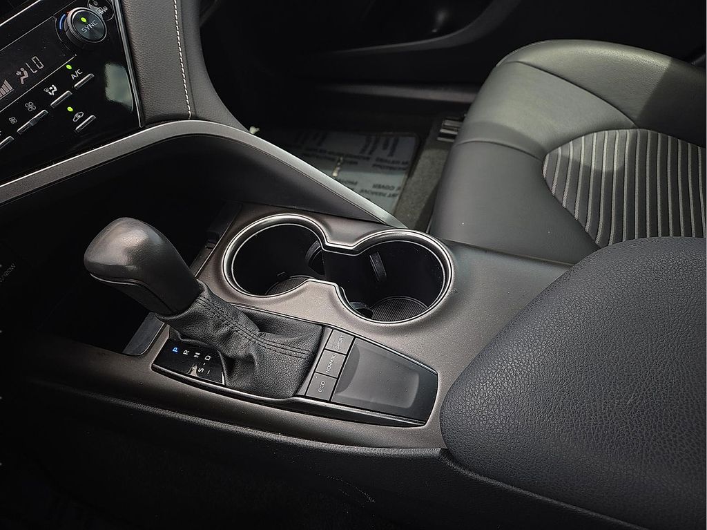 2024 Toyota Camry SE - Photo 20