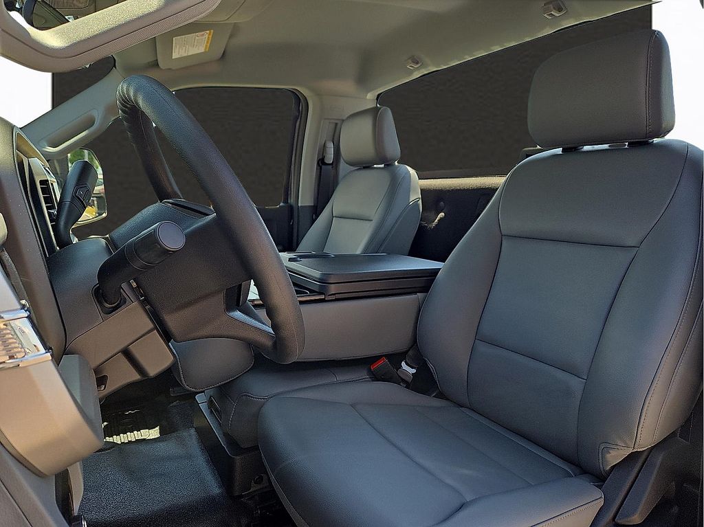 2025 Ford F-350 Super Duty XL - Photo 8