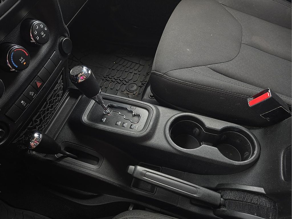 2016 Jeep Wrangler Unlimited Willys Wheeler - Photo 20