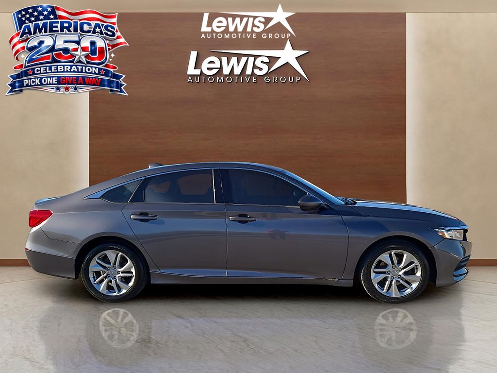 2018 Honda Accord LX - Photo 5