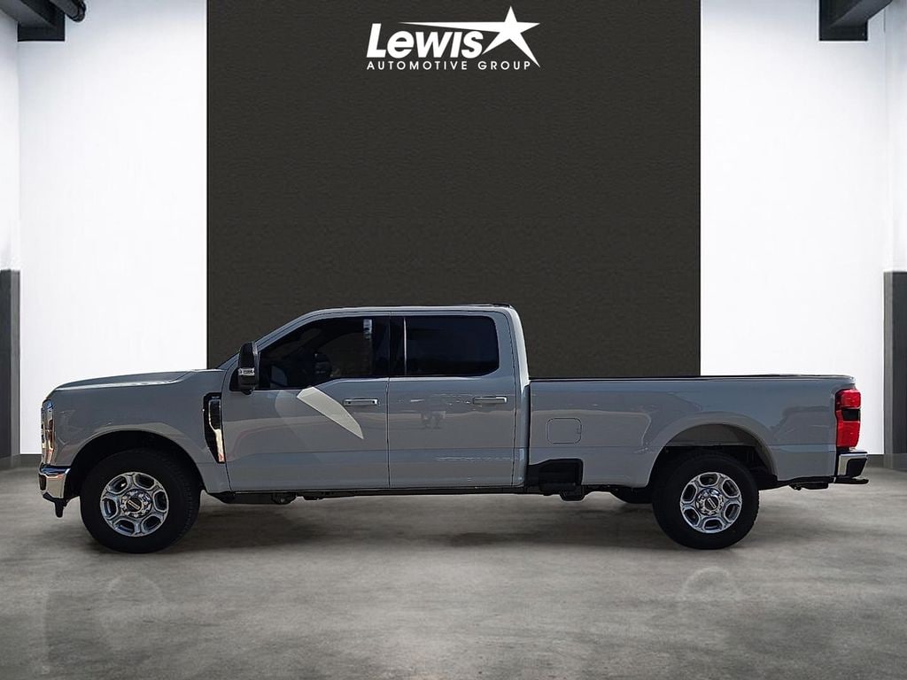 New 2026 Ford F-250SD XLT Truck Crew Cab