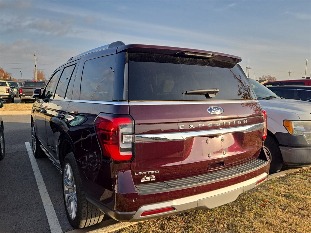 2024 Ford Expedition Limited photo 2