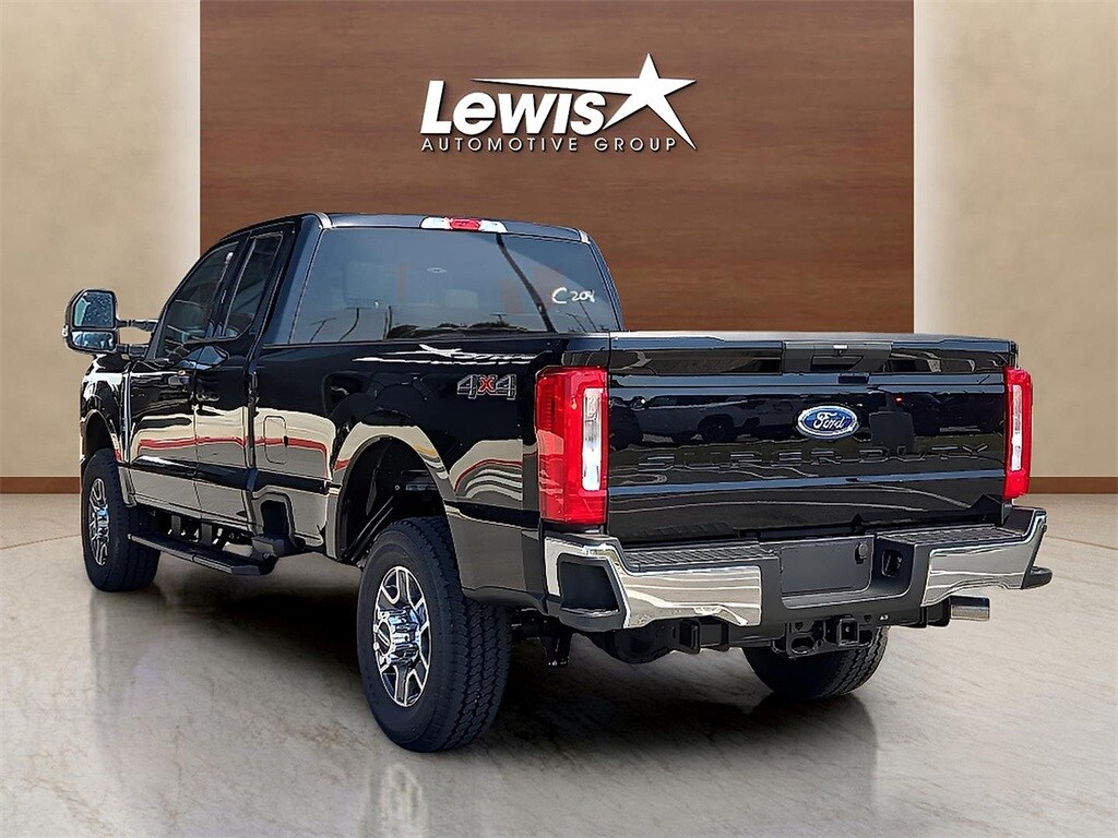 2025 Ford F-350 photo 4