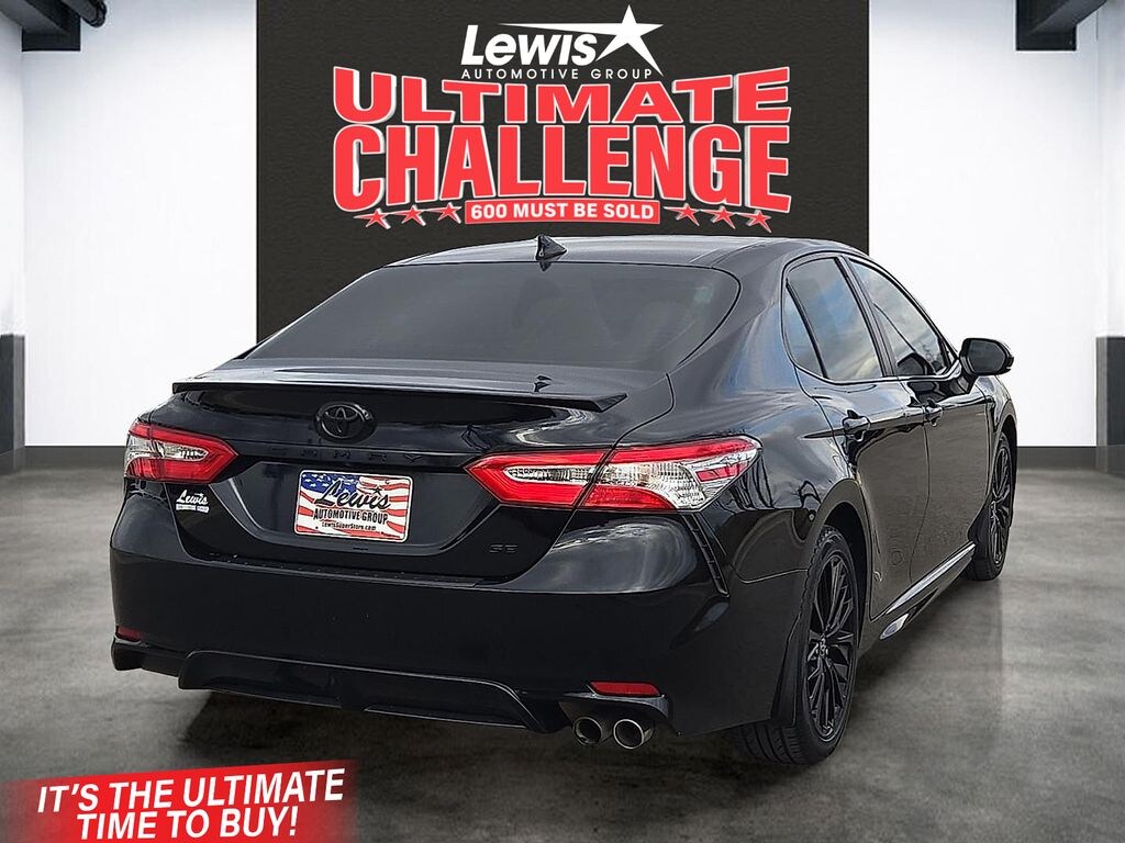 Used 2020 Toyota Camry SE Sedan