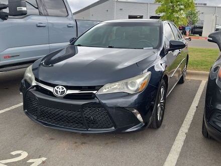 2017 Toyota Camry SE Sedan