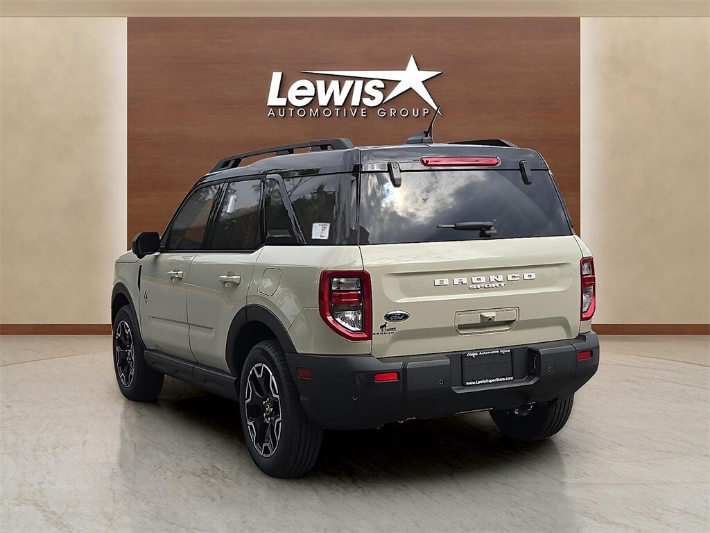 2025 Ford Bronco Sport Outer Banks photo 3