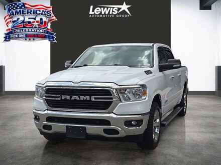 2019 Ram 1500 Big Horn/Lone Star Truck Crew Cab