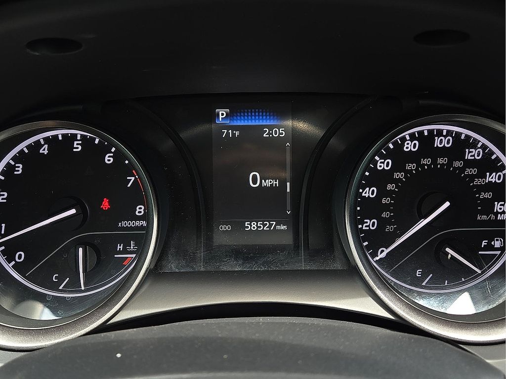 2024 Toyota Camry SE - Photo 18