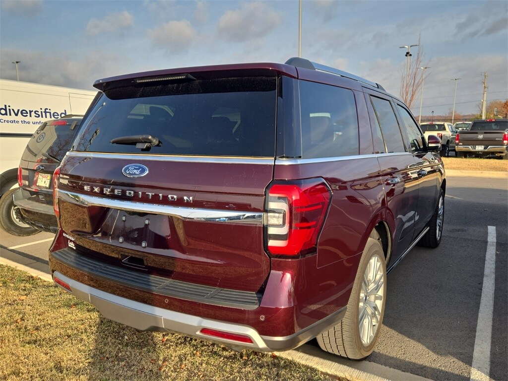 2024 Ford Expedition Limited photo 3