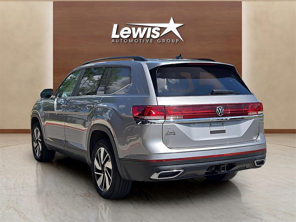 2024 Volkswagen Atlas SE Technology photo 3
