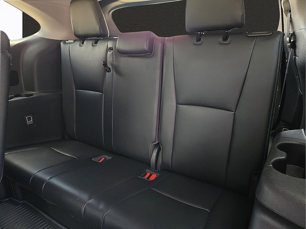 2023 Toyota Highlander XLE - Photo 9