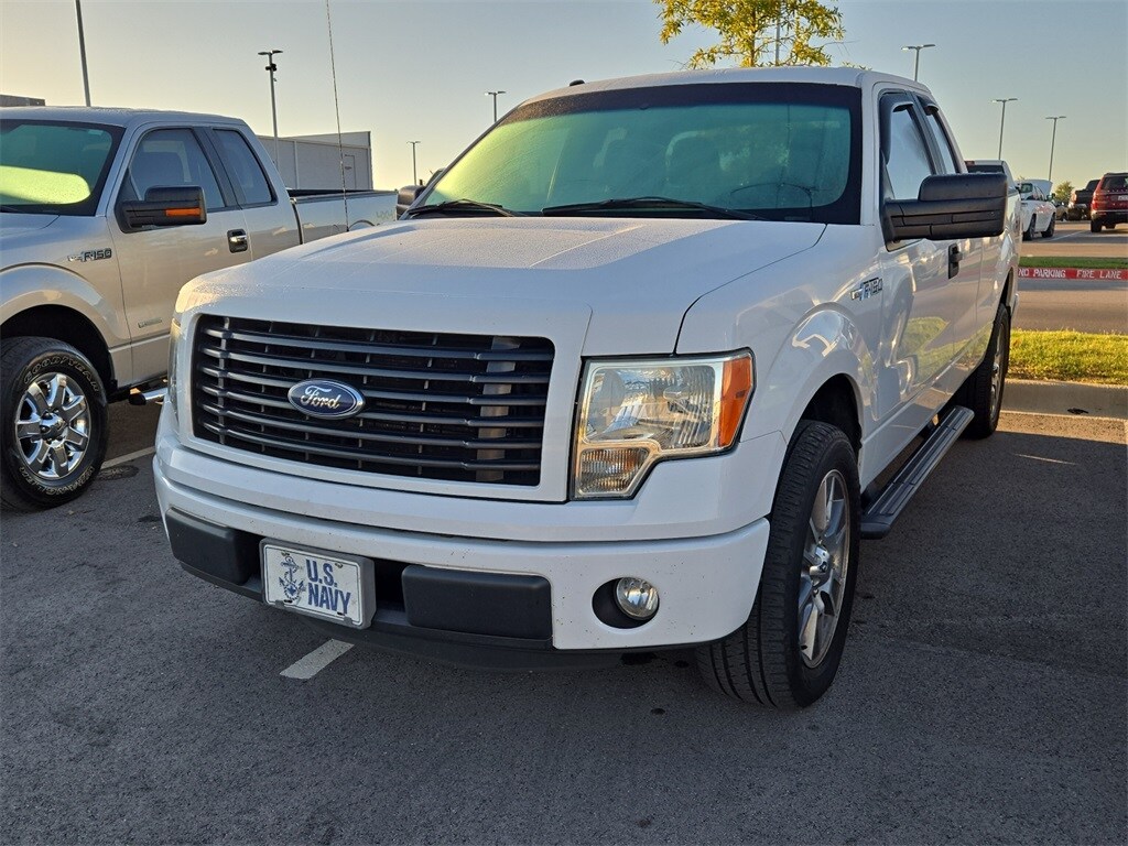 2014 Ford F-150 STX photo 2