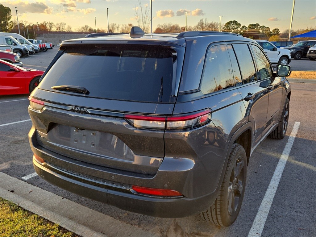 2023 Jeep Grand Cherokee Altitude X photo 2