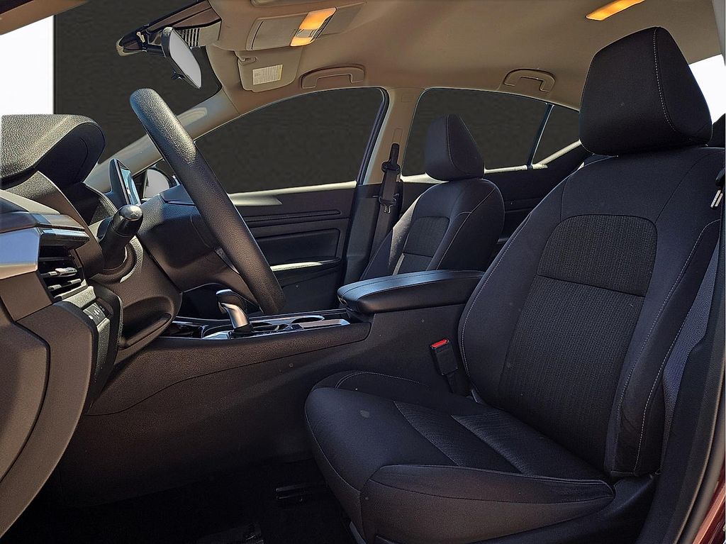2024 Nissan Altima SV - Photo 12