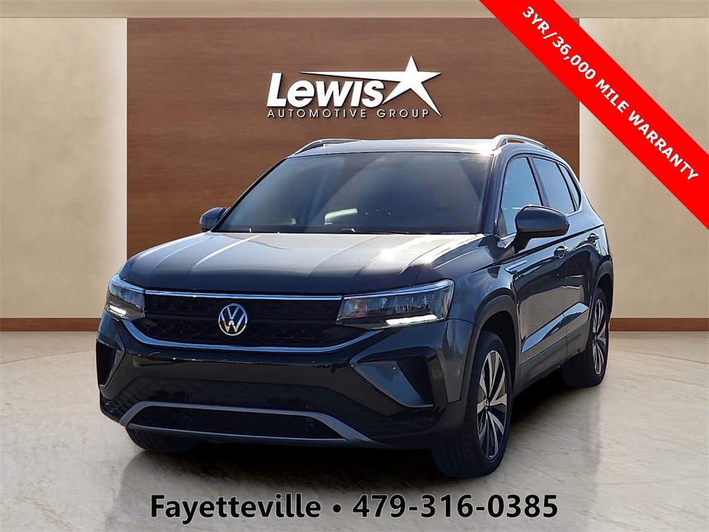 2024 Volkswagen Taos SE's photo