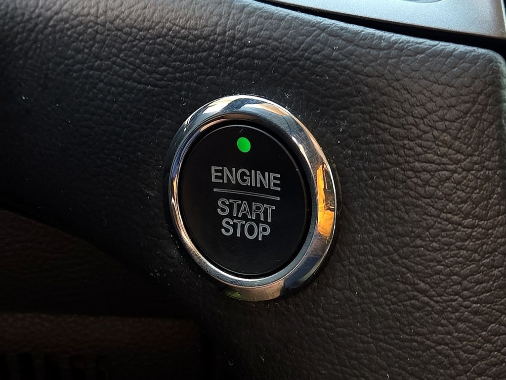 2019 Ford Edge SE - Photo 15