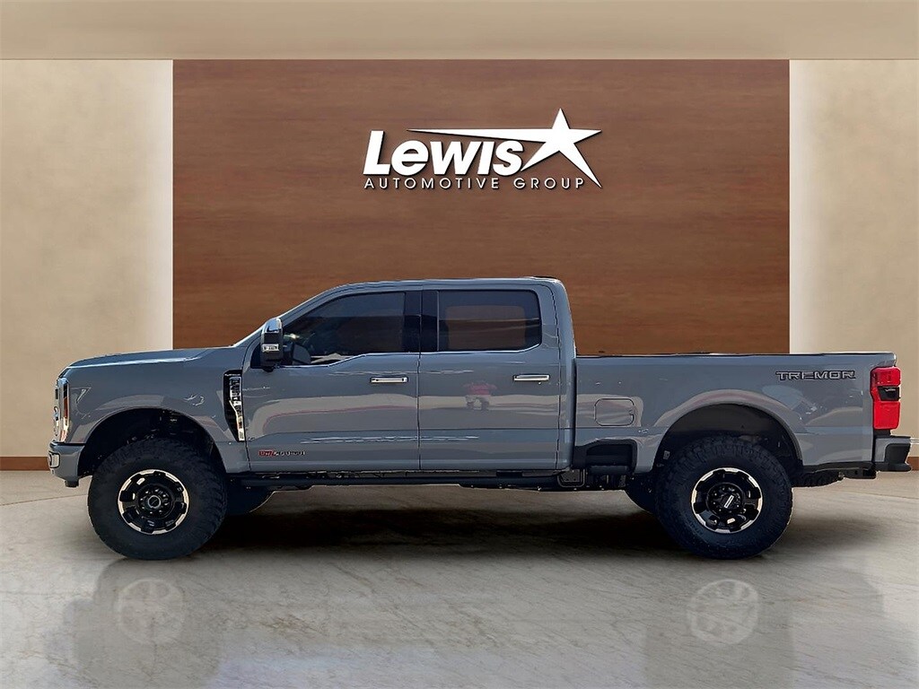 2025 Ford F-250 photo 2