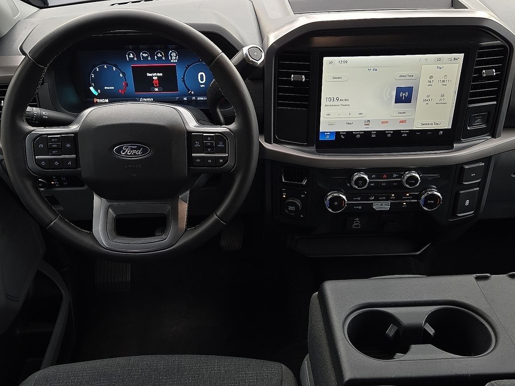 2025 Ford F-150 XLT - Photo 10