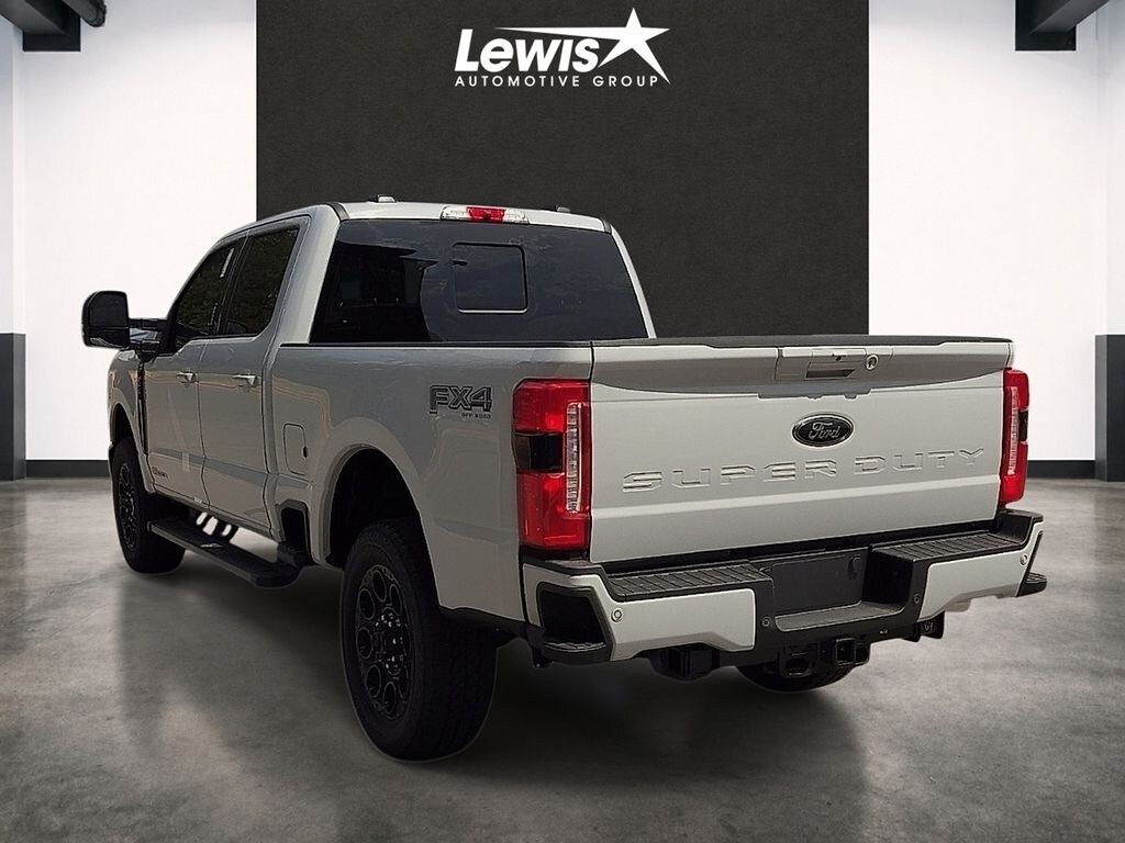 New 2026 Ford F-250SD Lariat Truck Crew Cab