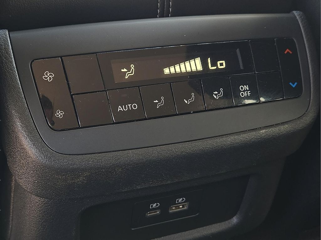 2025 Nissan Pathfinder SV - Photo 11