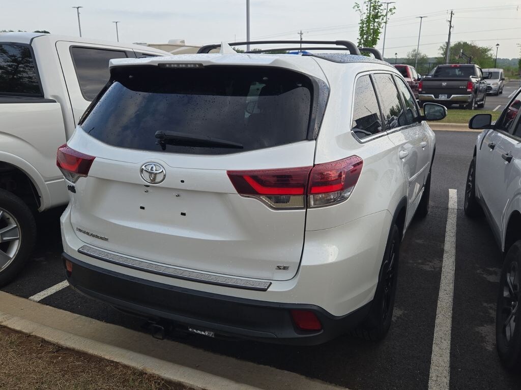 Used 2019 Toyota Highlander SE SUV