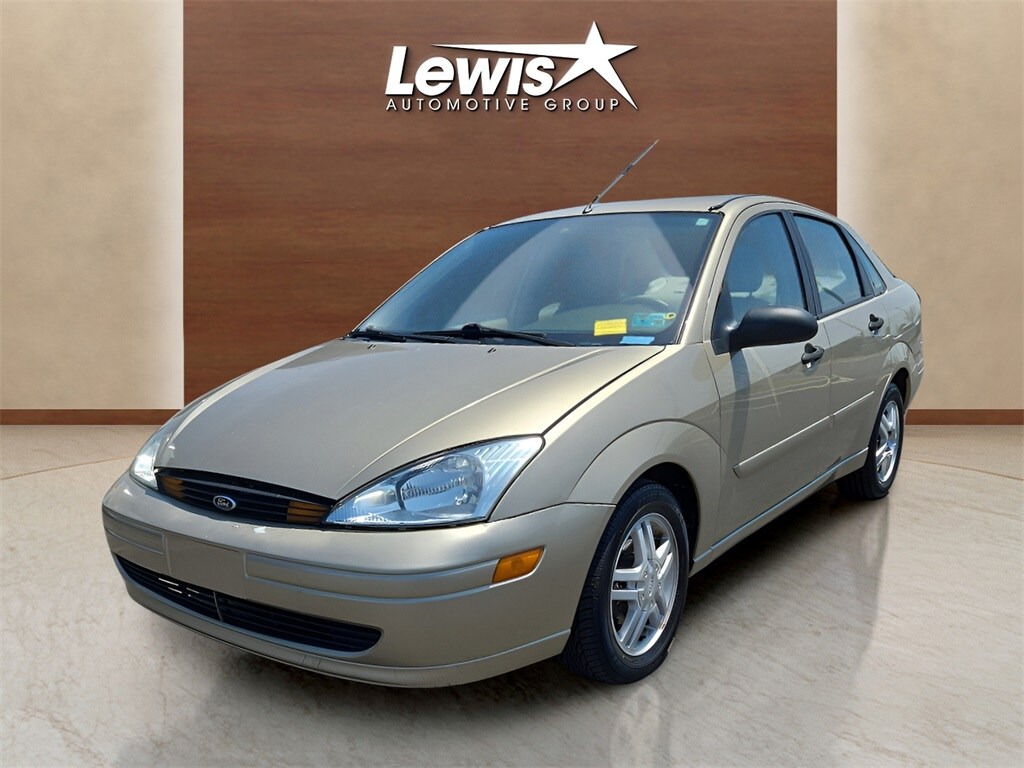 Used 2000 Ford Focus SE with VIN 1FAFP34P4YW418171 for sale in Fayetteville, AR