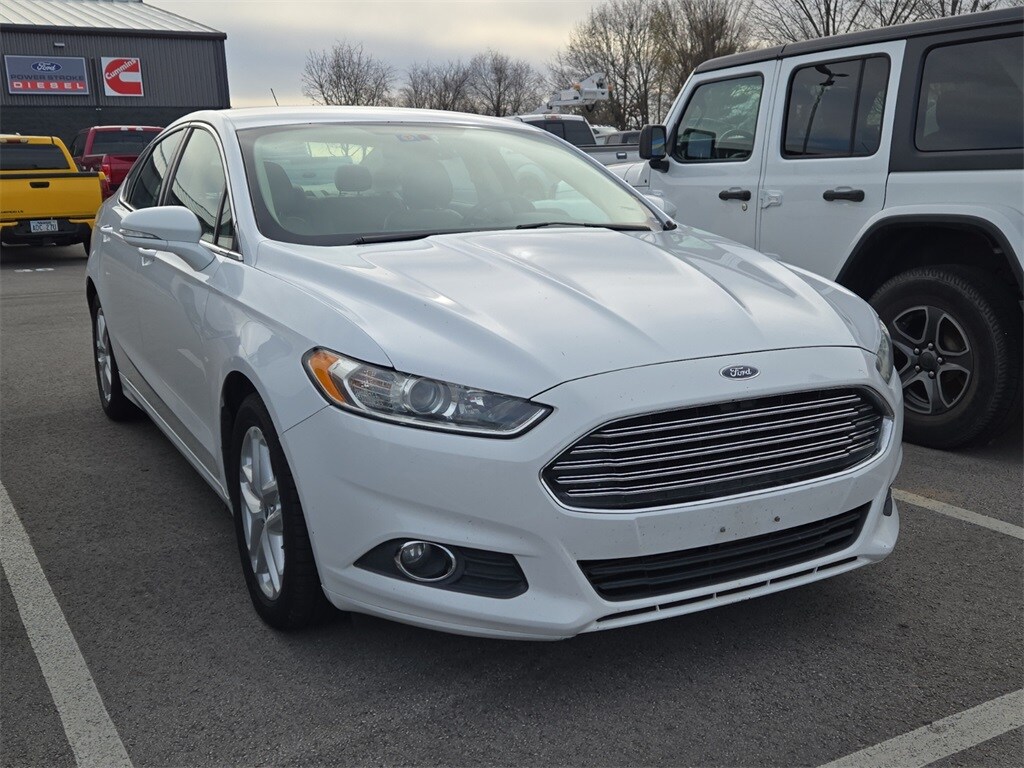 2013 Ford Fusion SE photo 3