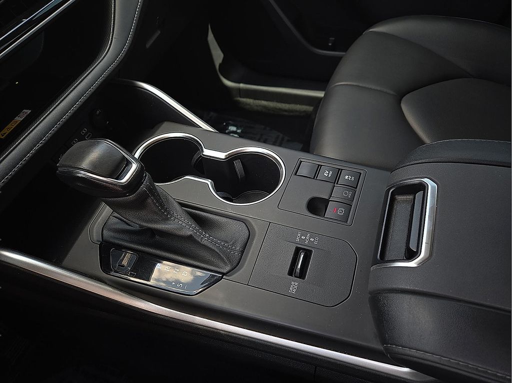 2023 Toyota Highlander XLE - Photo 20