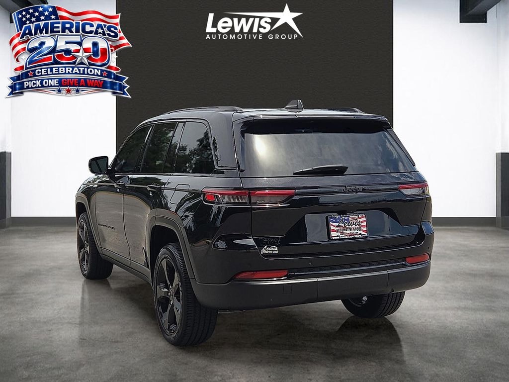 Used 2024 Jeep Grand Cherokee Altitude SUV