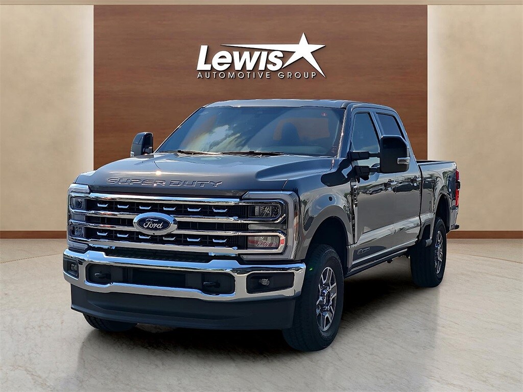 2026 Ford F-250 Lariat photo 2