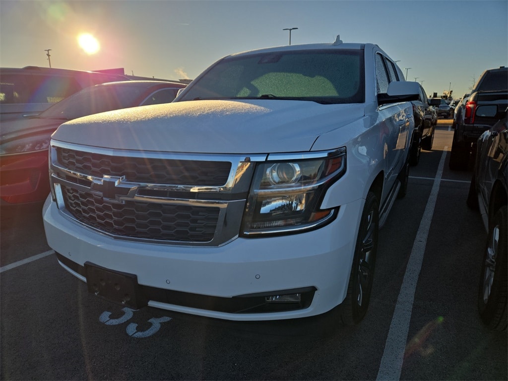 2018 Chevrolet Suburban LT's photo