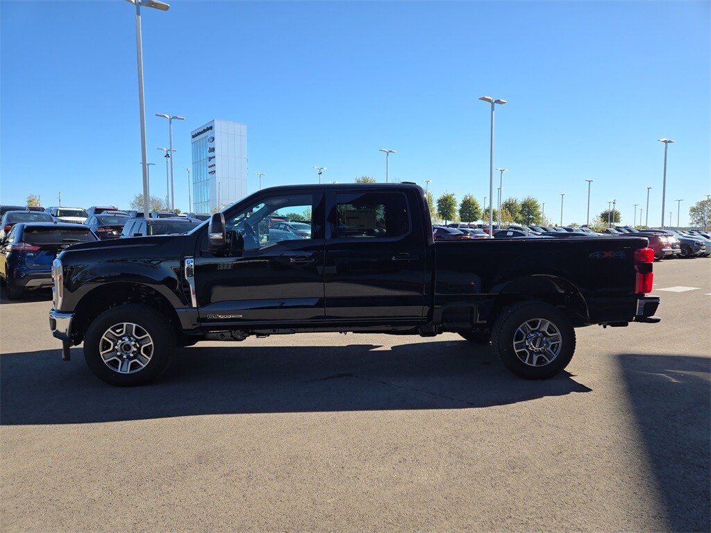 2026 Ford F-250 Lariat photo 2