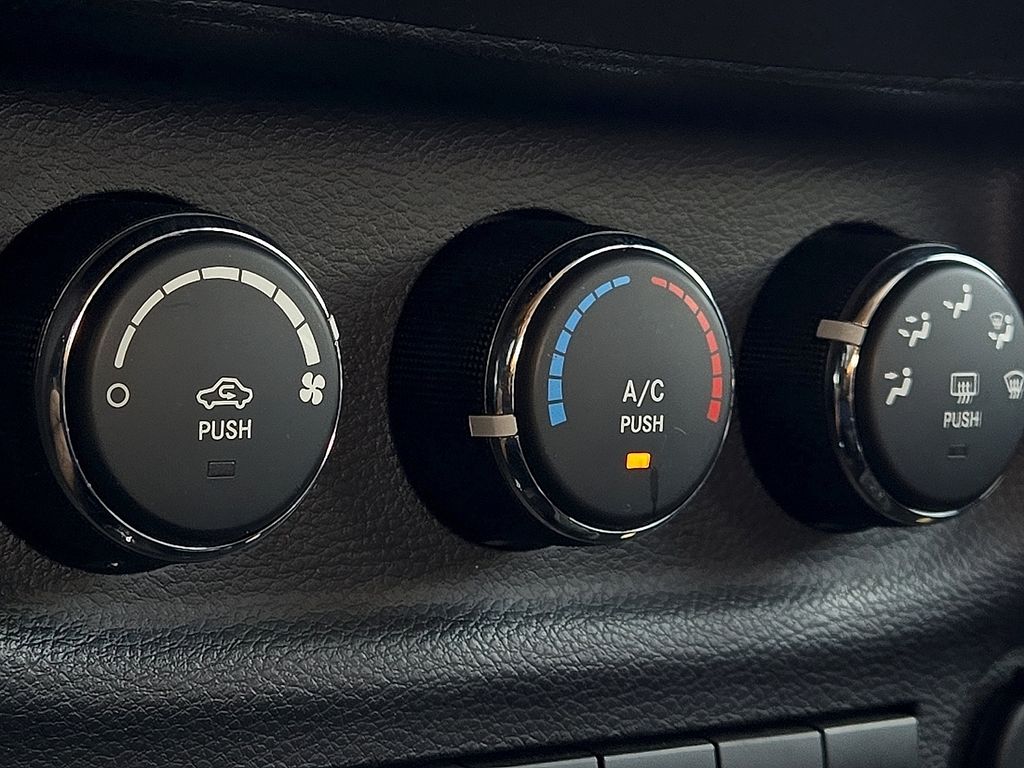 2015 Jeep Wrangler Unlimited Sport - Photo 16