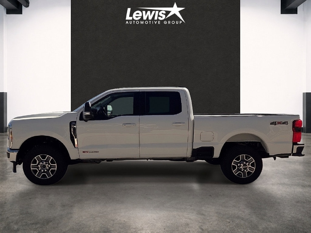 New 2027 Ford F-250SD Lariat Truck Crew Cab
