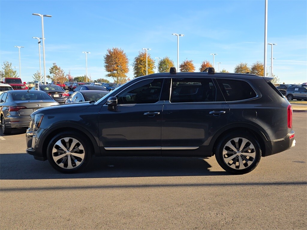 2020 Kia Telluride S photo 2