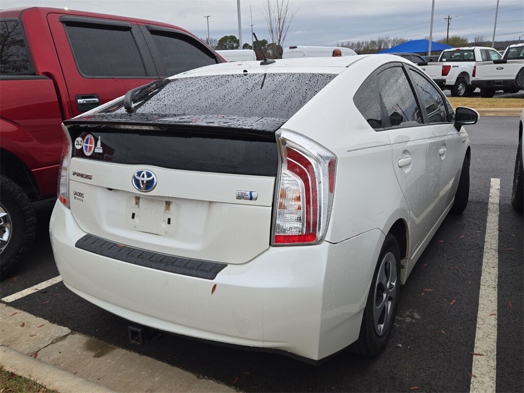 2012 Toyota Prius Four photo 3