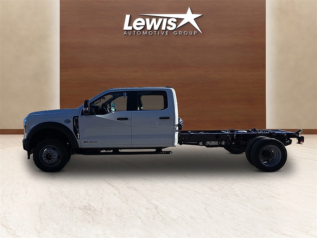 2026 Ford F-550 photo 2