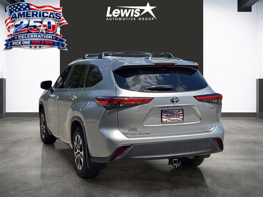 Used 2023 Toyota Highlander Hybrid XLE SUV