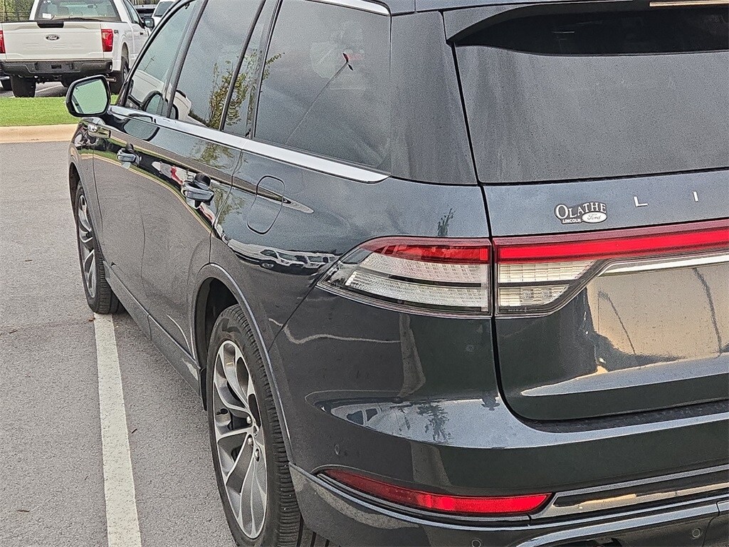 2023 Lincoln Aviator Grand Touring photo 3
