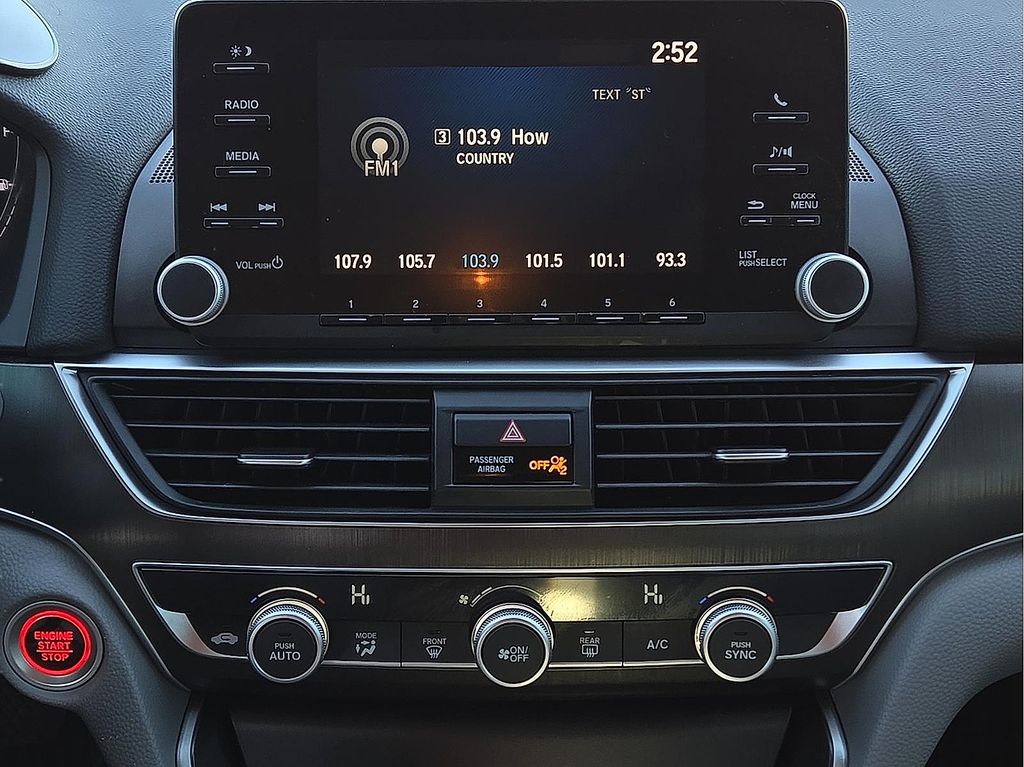 2018 Honda Accord LX - Photo 11