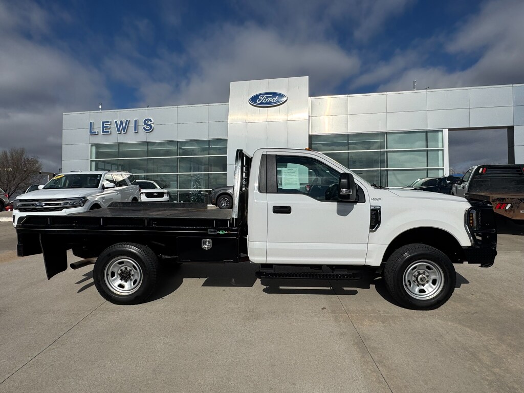2019 Ford F-350 XL photo 2