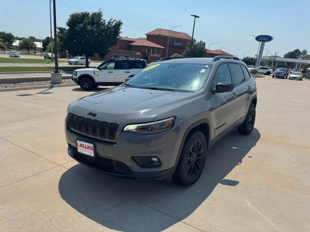 Used 2023 Jeep Cherokee Altitude Lux SUV